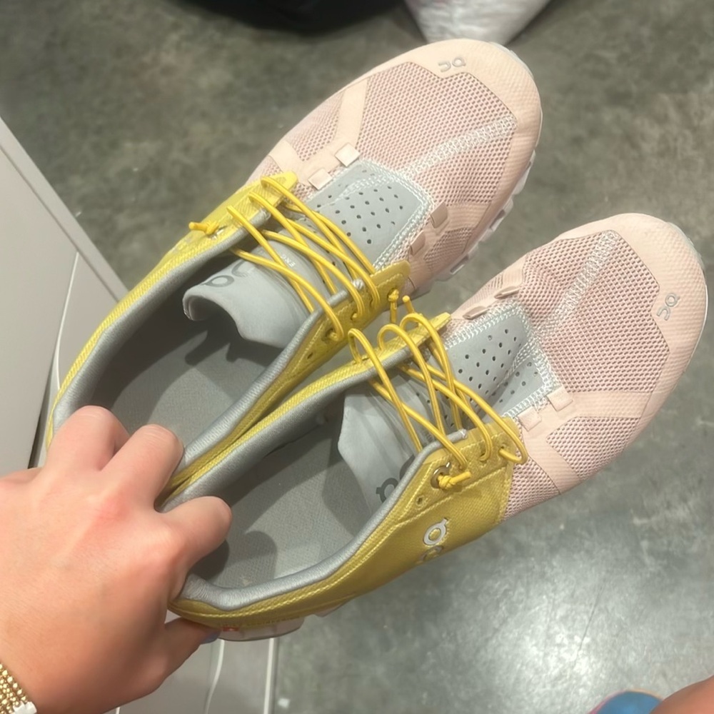 on cloud sneakers size 10